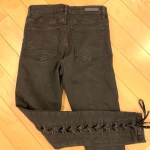 Tie front mid rise black skinny jean!